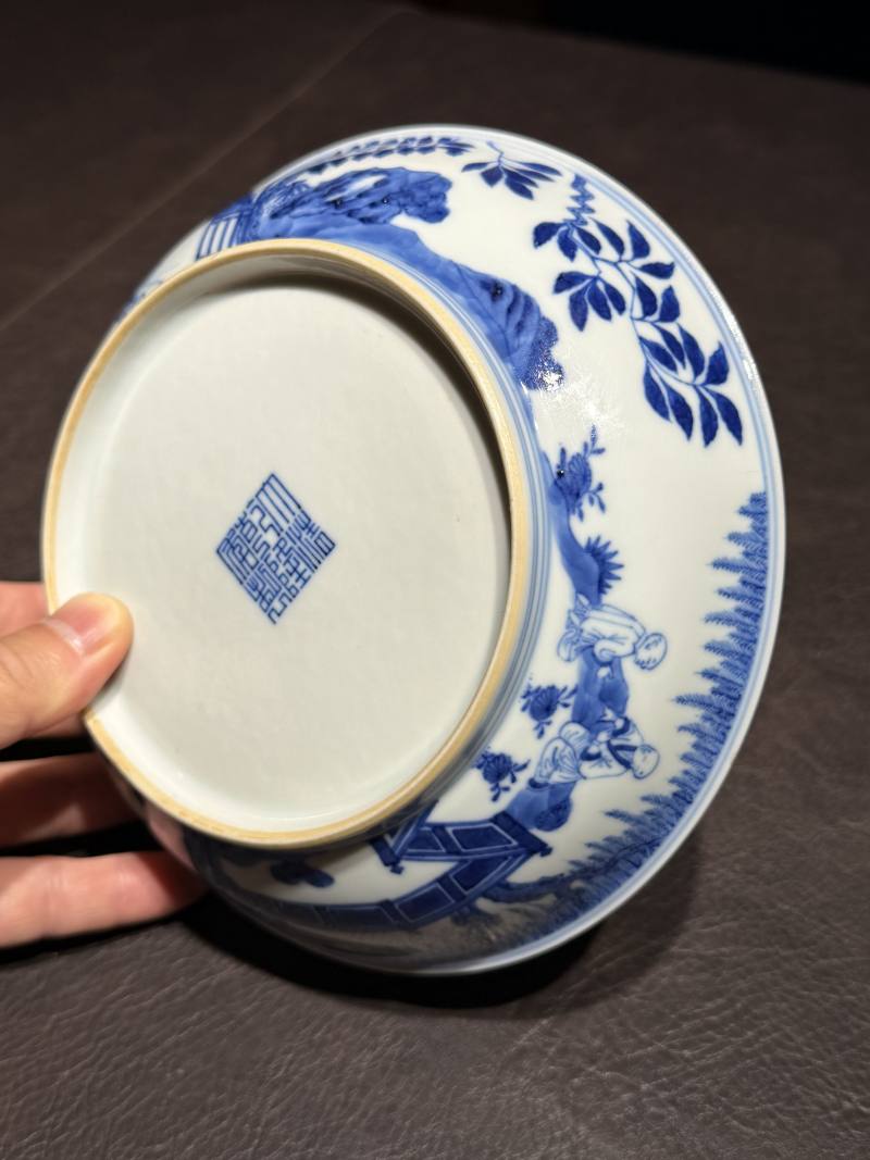 清乾隆 仿宣德青花庭院仕女纹盘 - 图18