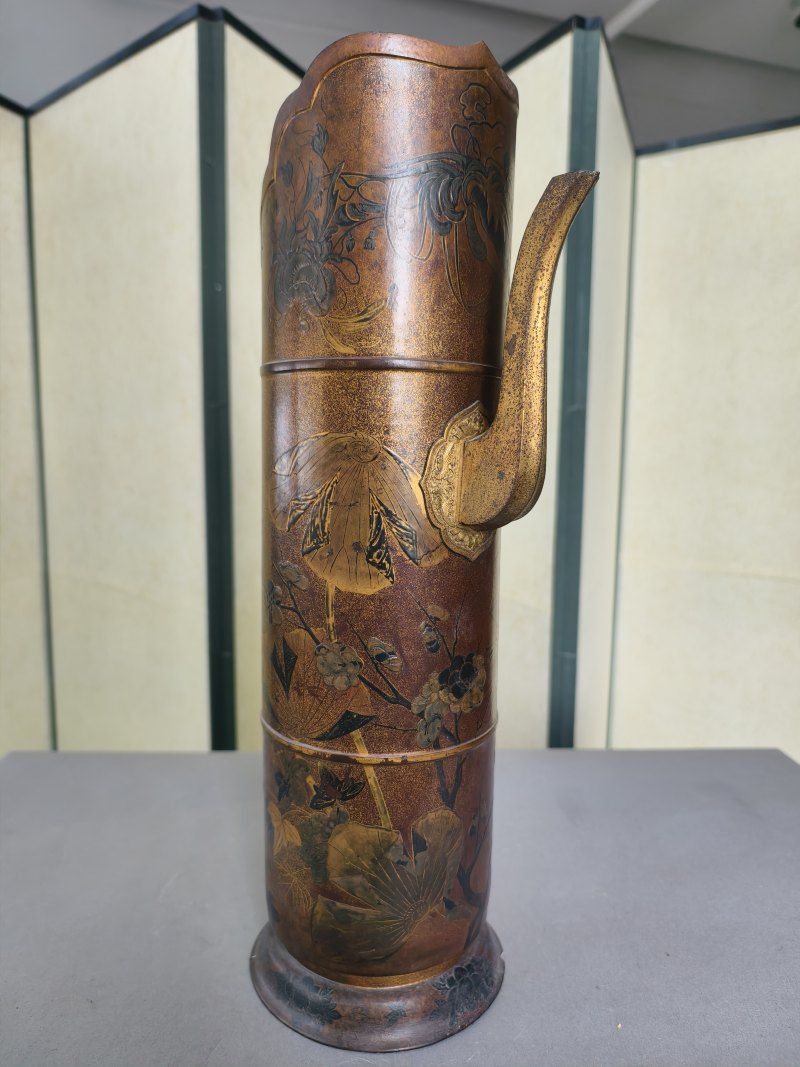 A very rare lacquer and gilt-bronze duomuhu jug with cover - 图19