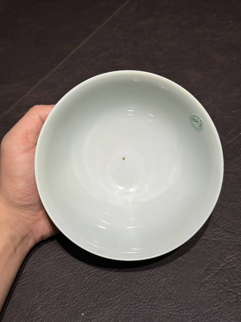 清乾隆 瓜皮绿暗刻龙纹碗 - 图10