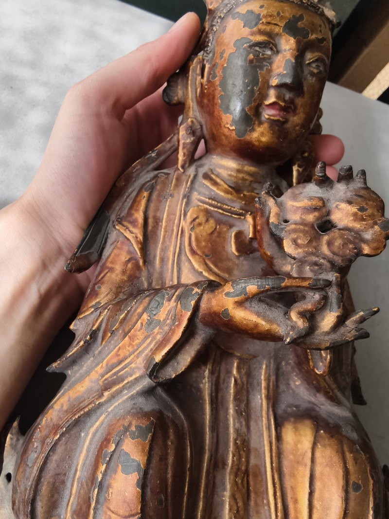 Bronze of Bixia with lacquer gilding depicted seated in a European posture - 图15