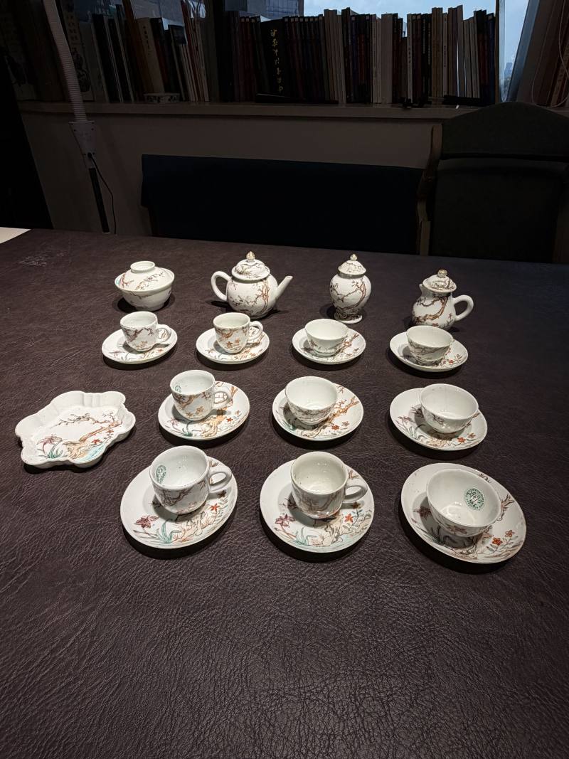 清乾隆 粉彩花鸟纹茶具一套25件 - 图3