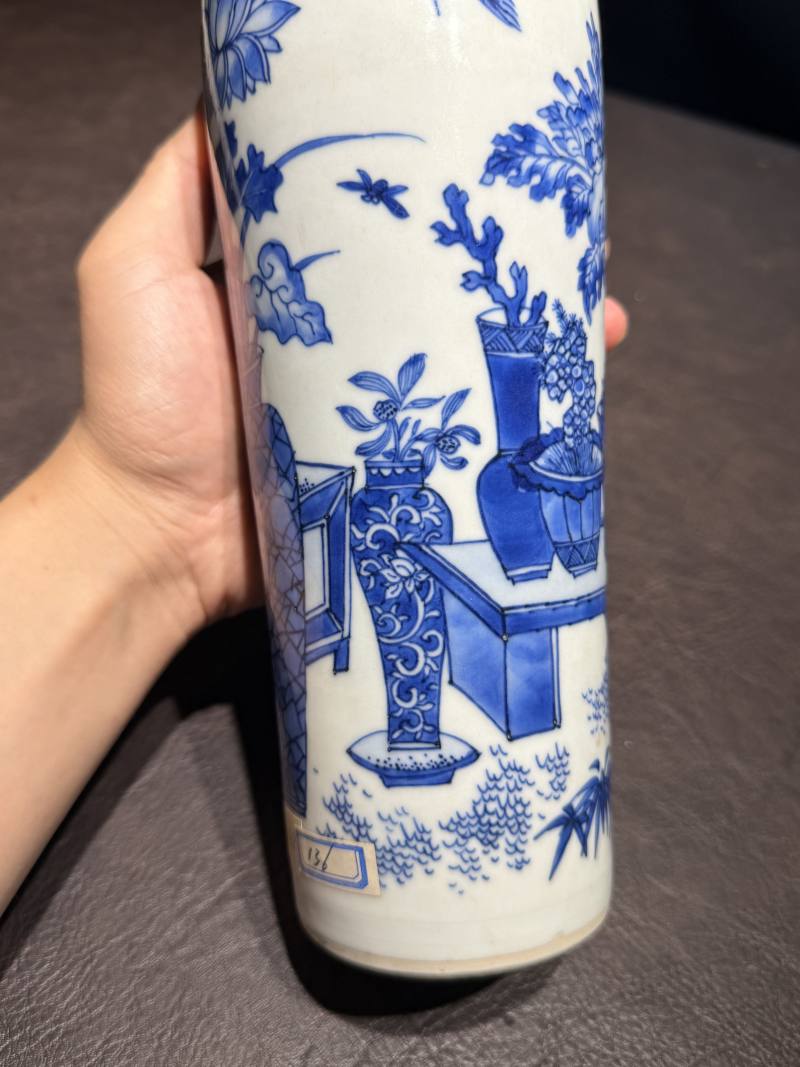 明崇祯 青花博古纹筒瓶 - 图11