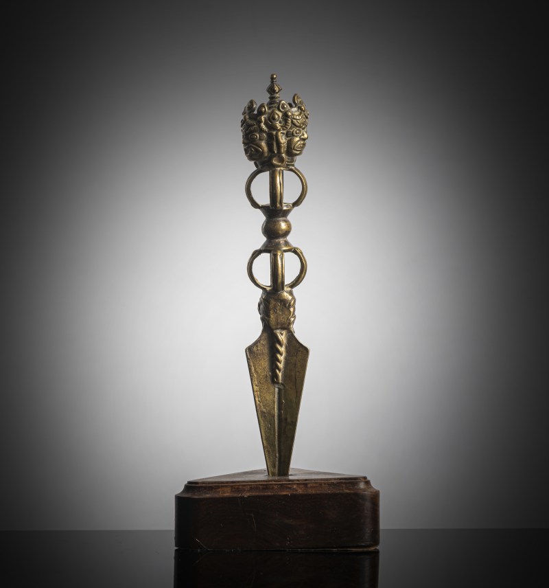 Ritual dagger phurbu made of brass or bronze respectively - 图2
