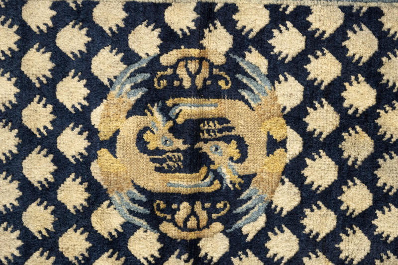 Small rug with phoenix medaillon - 图3