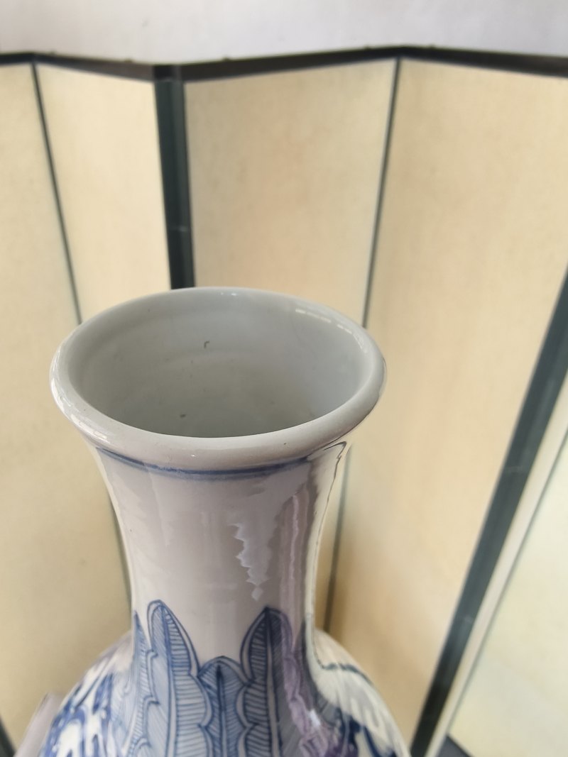 A large and rare 'triple gourd' porcelain vase with underglaze blue dragon decoration - 图20