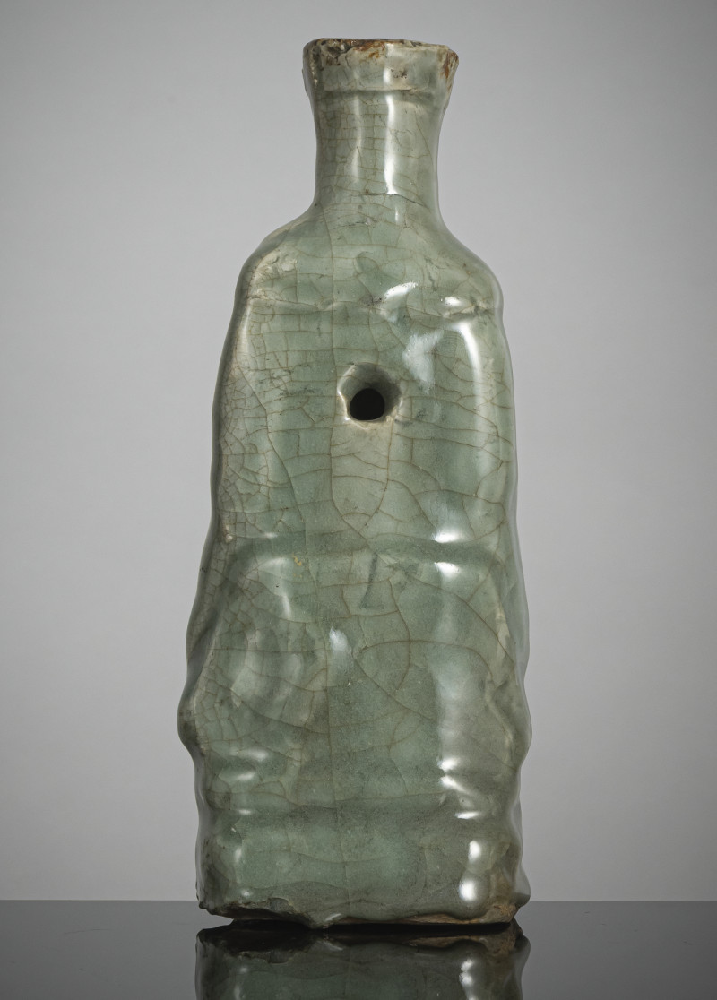 Longquan figure of a dignitary with celadon glaze - 图2