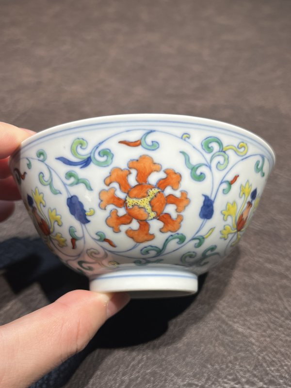 清乾隆 斗彩缠枝宝相花纹茶碗 - 图12