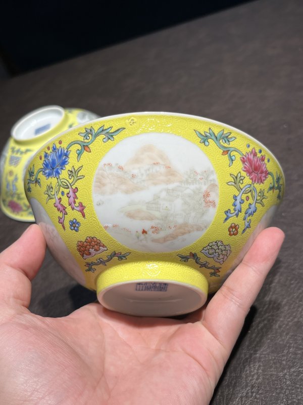 清道光 洋彩黄地轧道开光山水瓷碗一对 - 图10