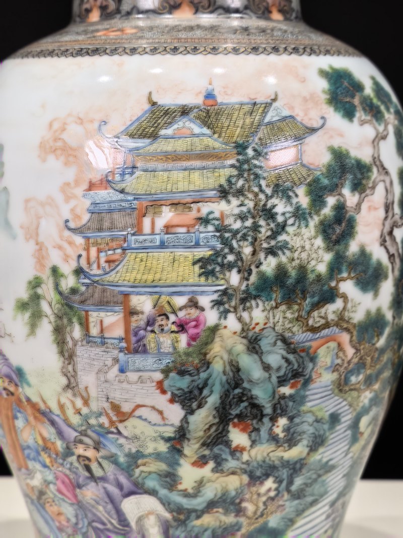 民国 仿乾隆珐琅彩献宝图瓶 - 图17