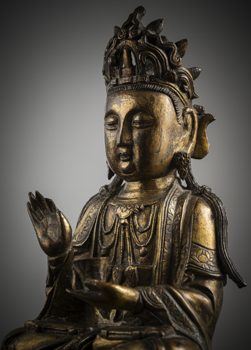 A gilt-bronze figure of Guanyin sitting in meditation, right hand raised - 图4