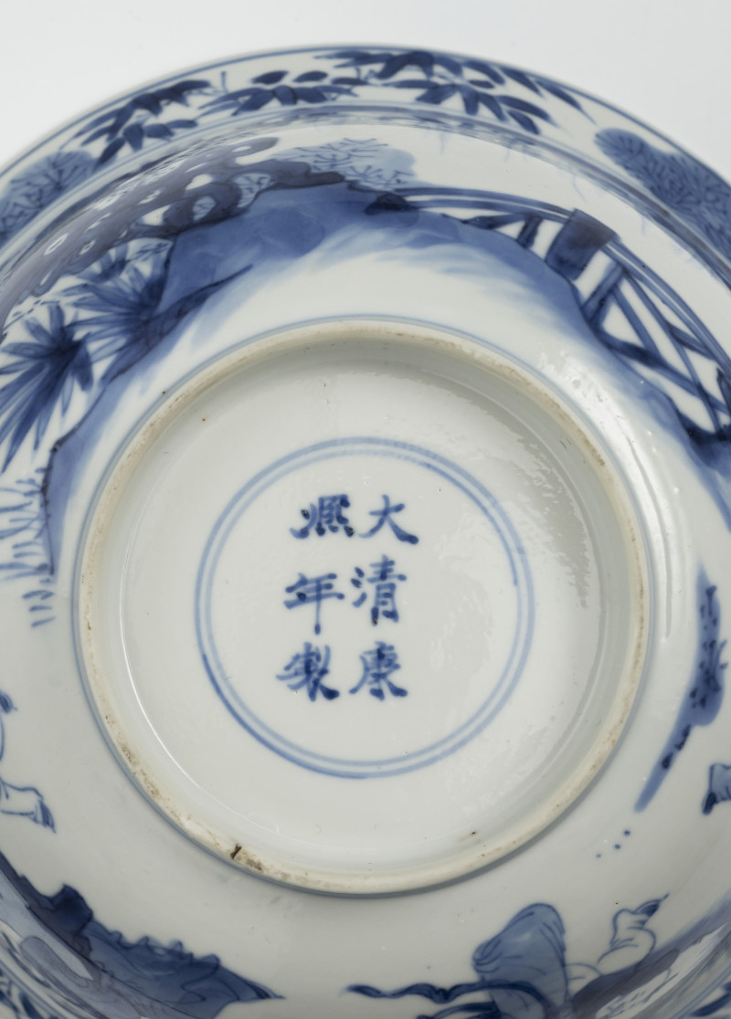 A blue and white porcelain bowl with decoration of ladies and boys in a garden landscape - 图4
