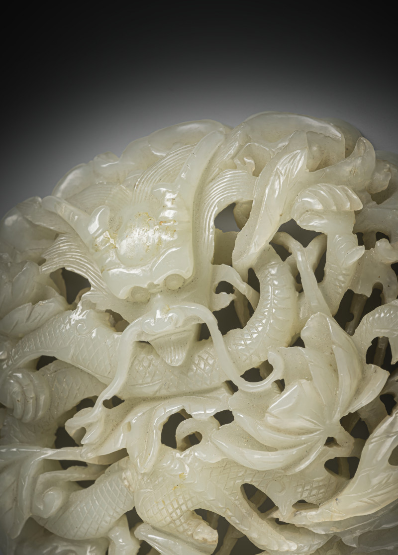 A fine plaque made of jade with dragon decoration in openwork with lotus for a ruyi - 图3