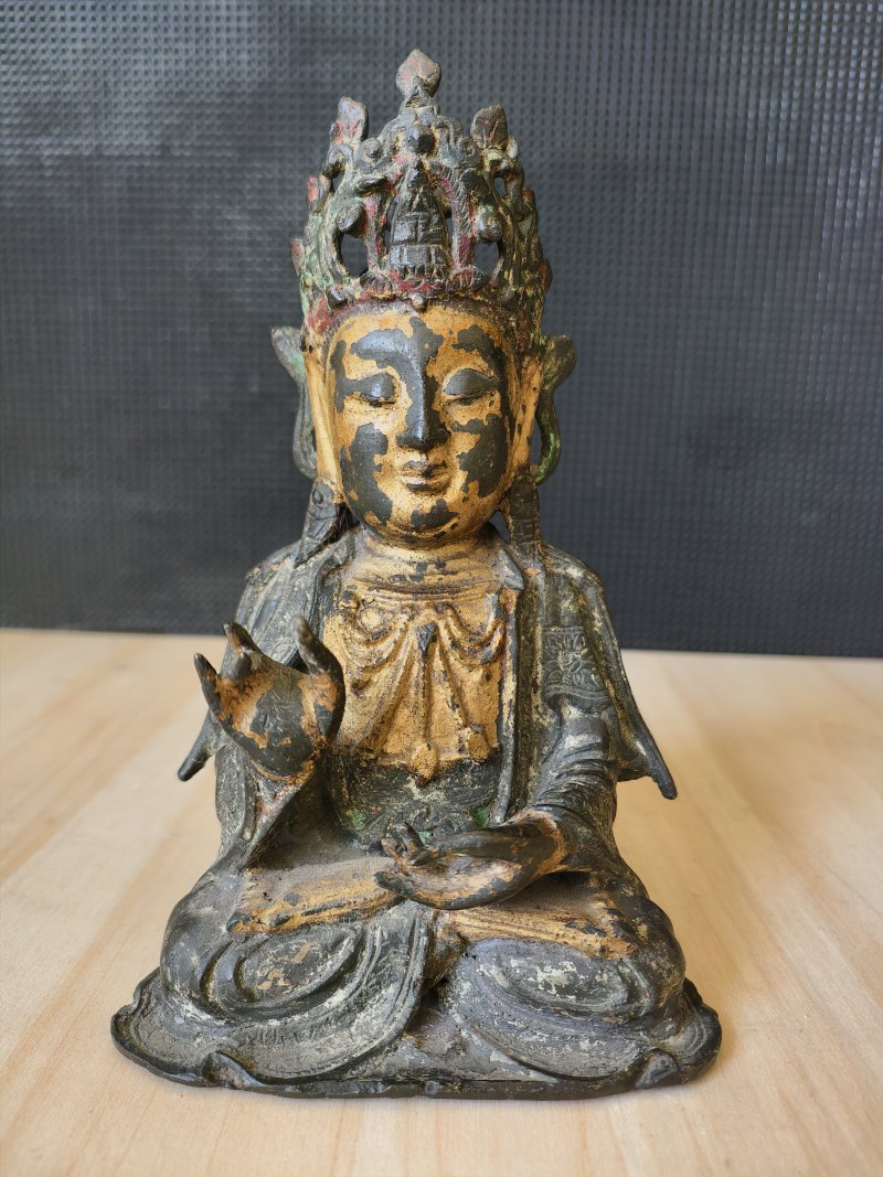 A part-gilt bronze of seated Guanyin - 图8