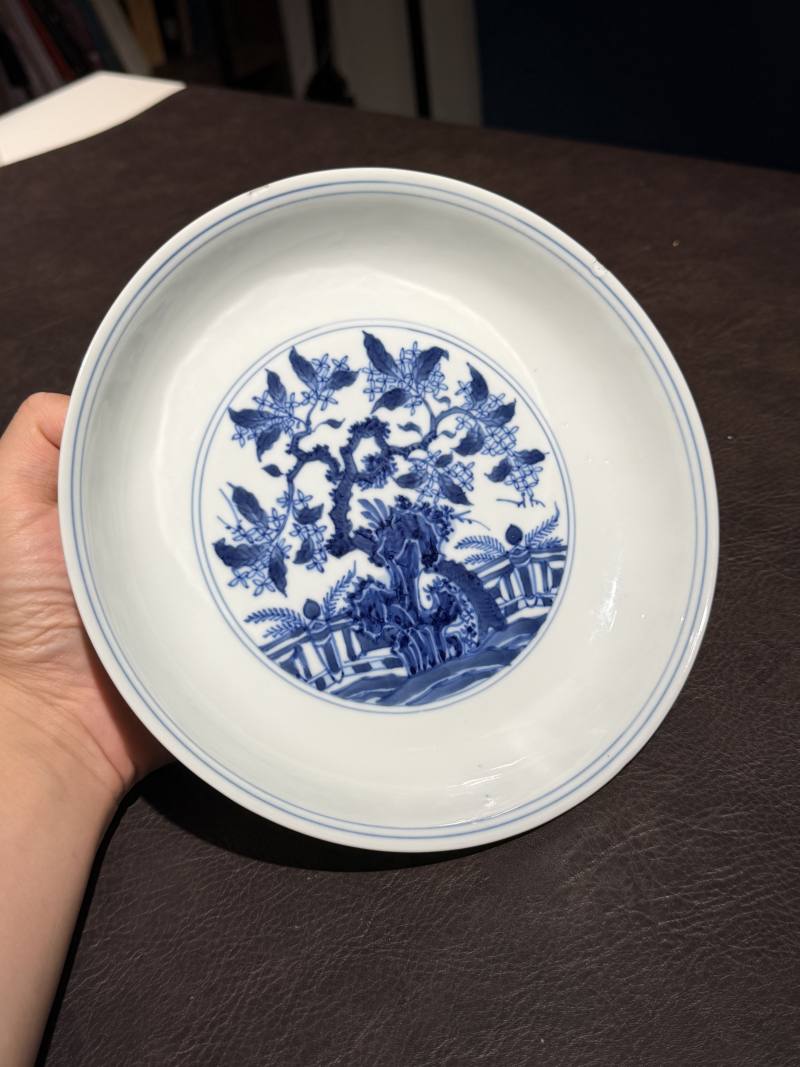 清康熙 仿成窑青花树石栏杆花卉纹盘 - 图6