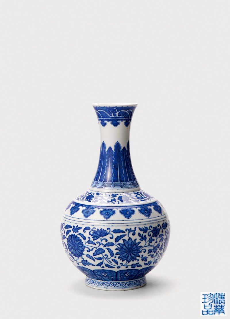 清光绪·“清华珍品”款青花缠枝莲纹赏瓶