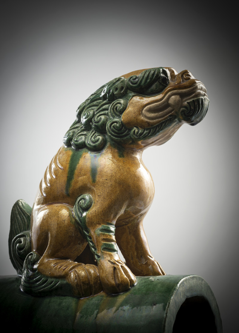 A 'sancai' glazed ceramic roof tile in the shape of a fo lion - 图4