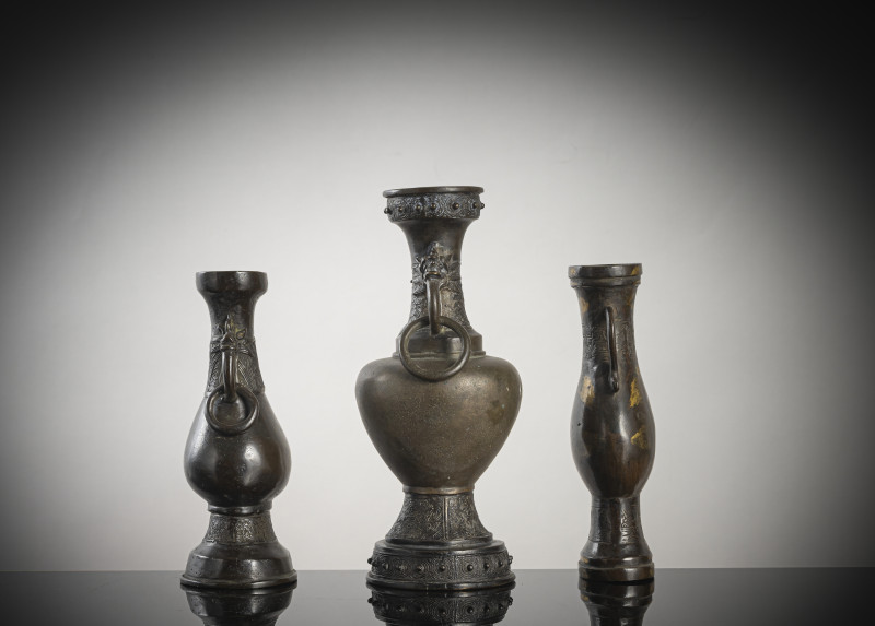 A group of three bronze vases, one with partial fire gilding - 图4