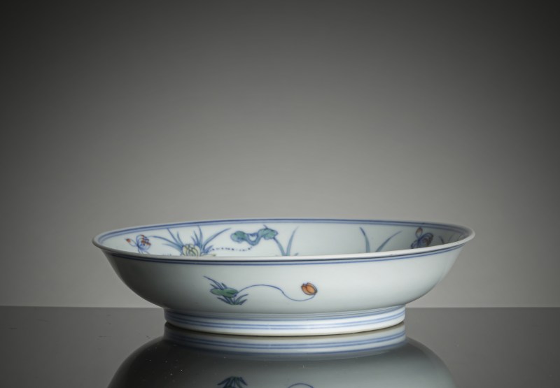 Fine 'Doucai' plate with lotus pond and birds - 图4
