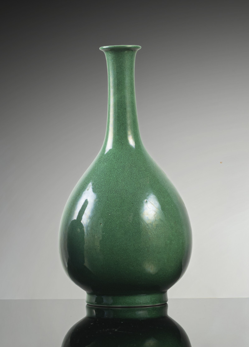 A finely crazed emerald-green glazed porcelain bottle vase with slightly everted mouth