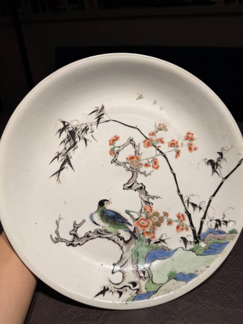 清康熙 五彩洞石梅竹双清图大盘 - 图5