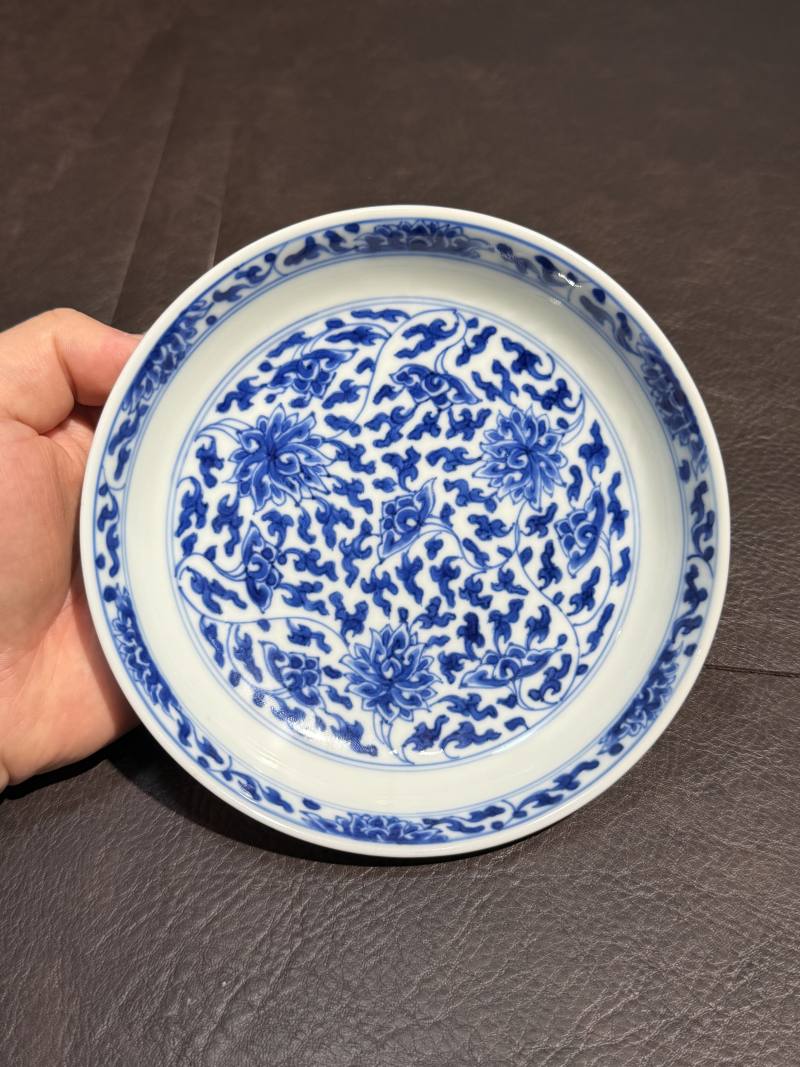 清康熙 青花缠枝莲纹盘 - 图3