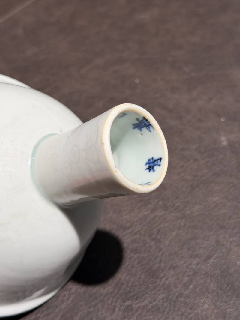 明嘉靖 白釉暗刻龙纹高足杯 - 图16