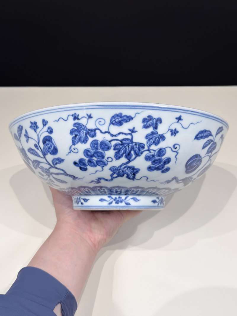 明宣德 青花葡萄瑞果纹大碗 - 图9