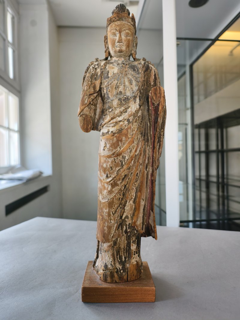 TWO WOOD FIGURES OF BODHISATTVAS - 图13