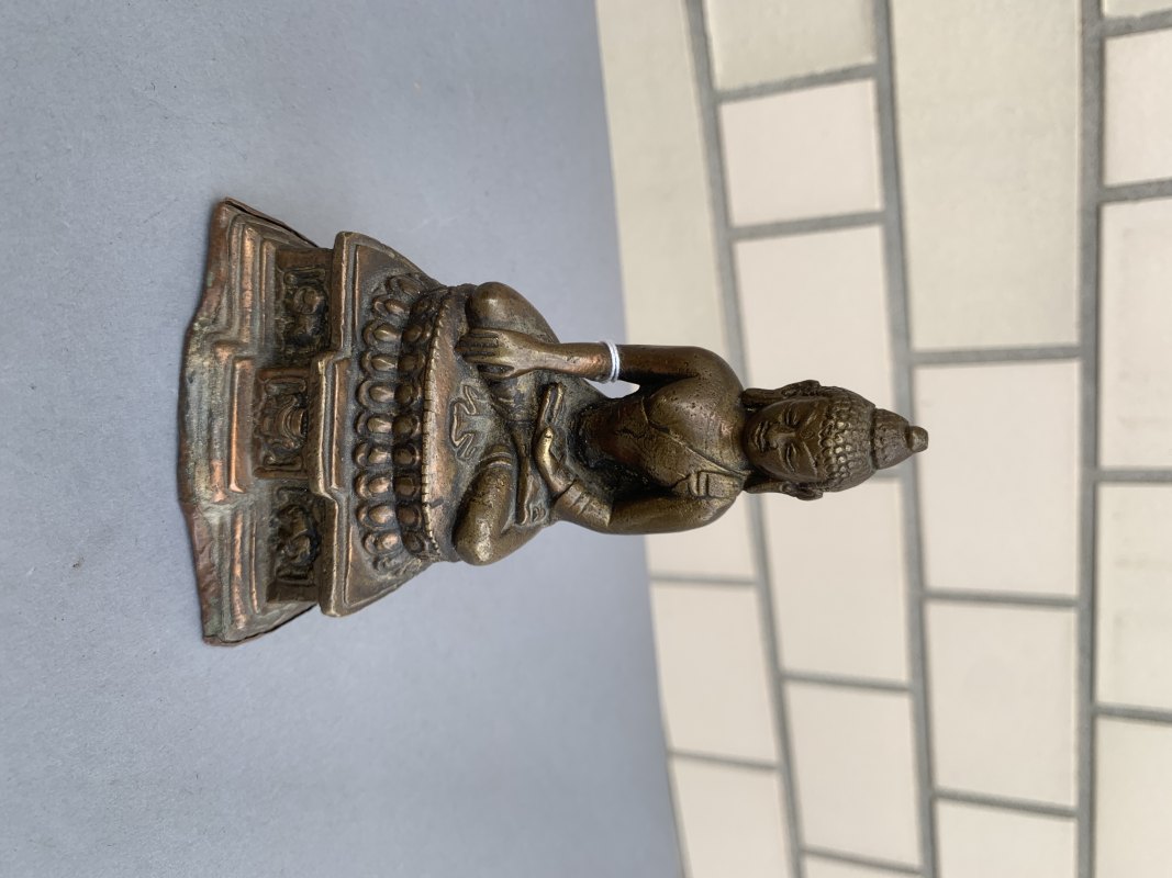 A BRONZE FIGURE OF AKSHOBHYA - 图6