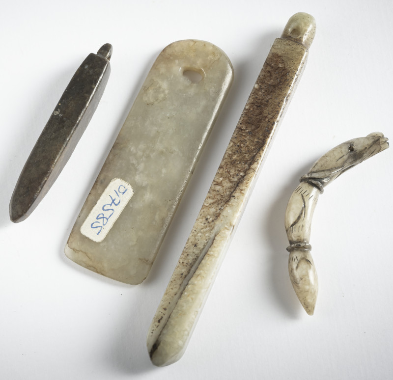 A group of eight jade carvings, some in archaic forms such as 'cong' etc. - 图8