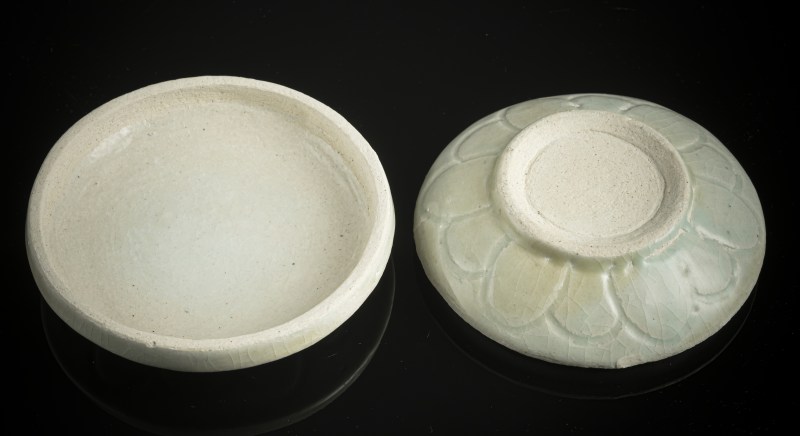 A 'qingbai' ware cosmetic box with peony decoration - 图4