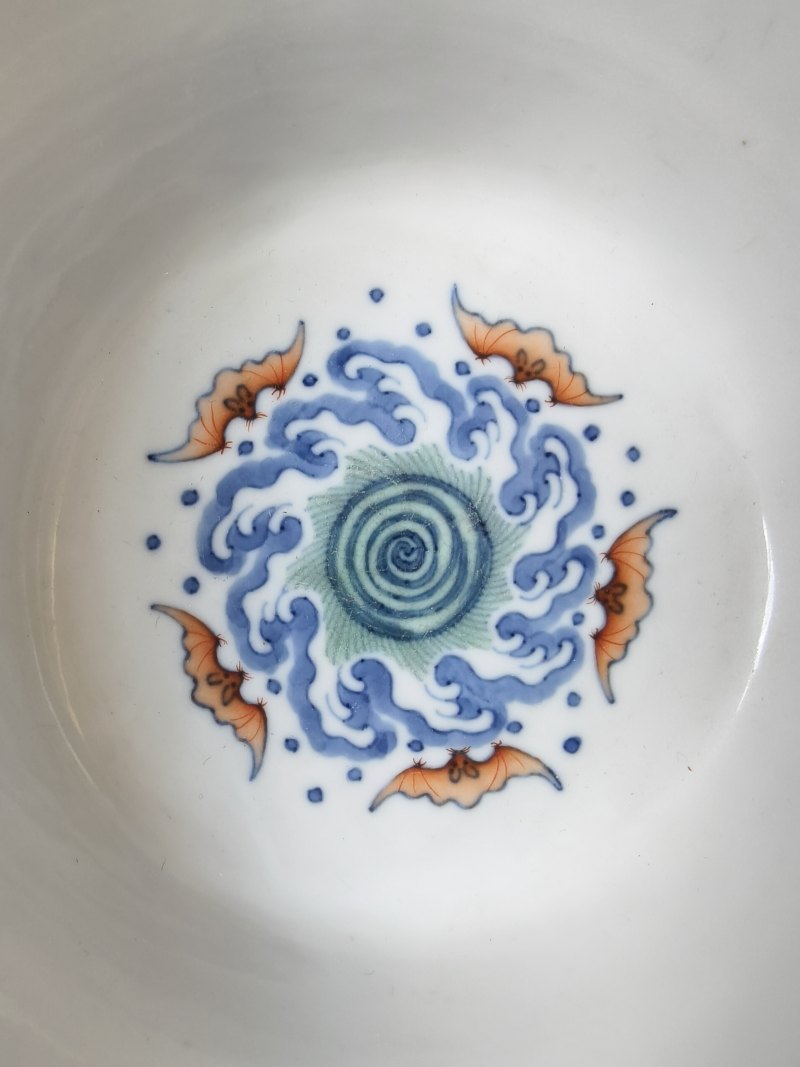A 'doucai' porcelain waves and bats bowl - 图13