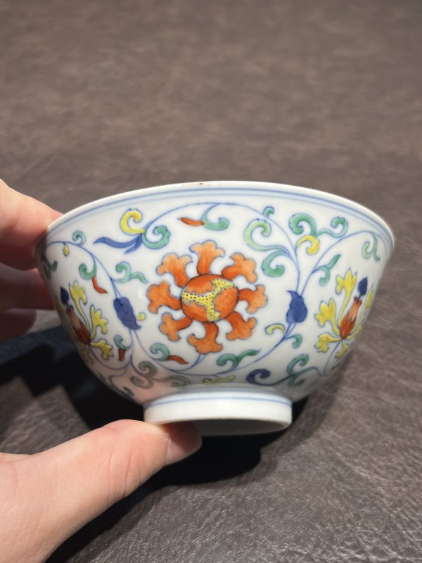 清乾隆 斗彩缠枝宝相花纹茶碗 - 图14
