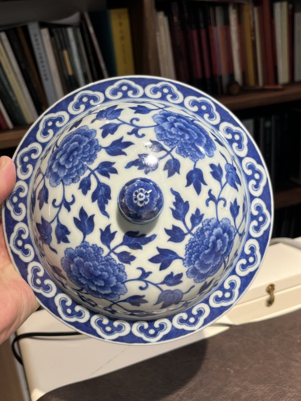 清道光 青花缠枝莲纹盖罐一对 - 图10