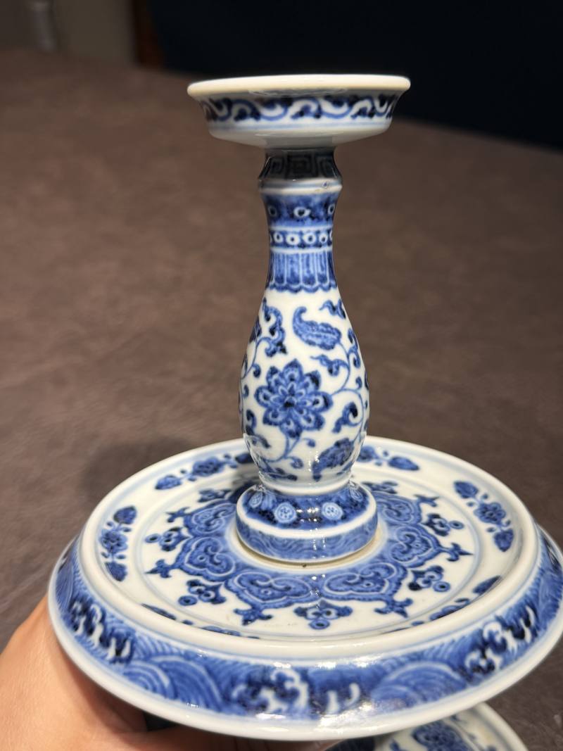 清乾隆 青花缠枝莲纹烛台 - 图14