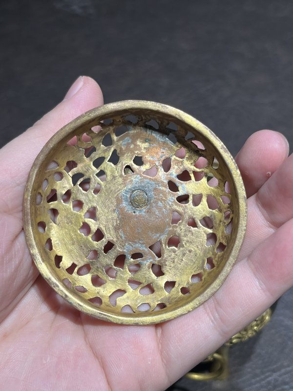 清乾隆 造办处乌铜鎏金錾花双耳狮钮三足炉 - 图13