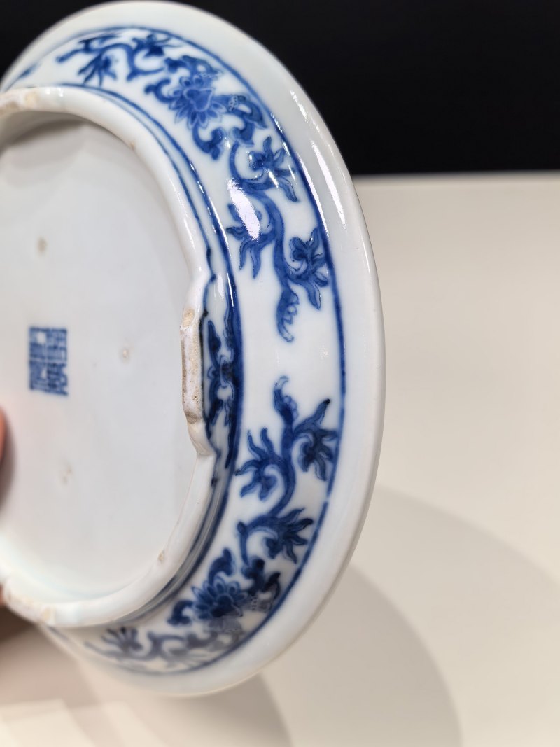 清乾隆 青花云鹤纹爵杯及江山一统爵盘一套 - 图28