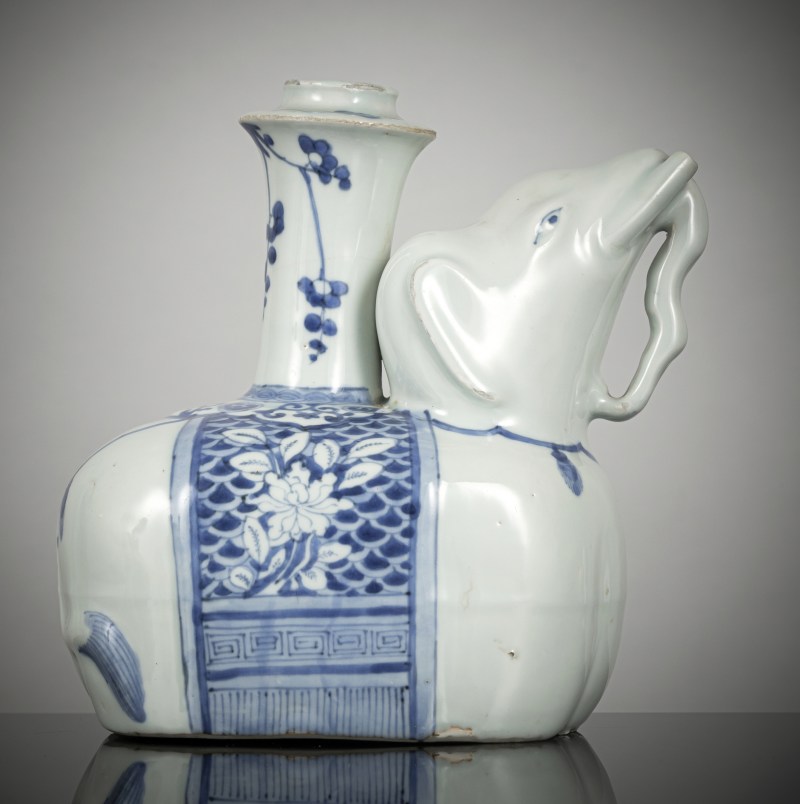 A blue and white elephant-form porcelain kendi