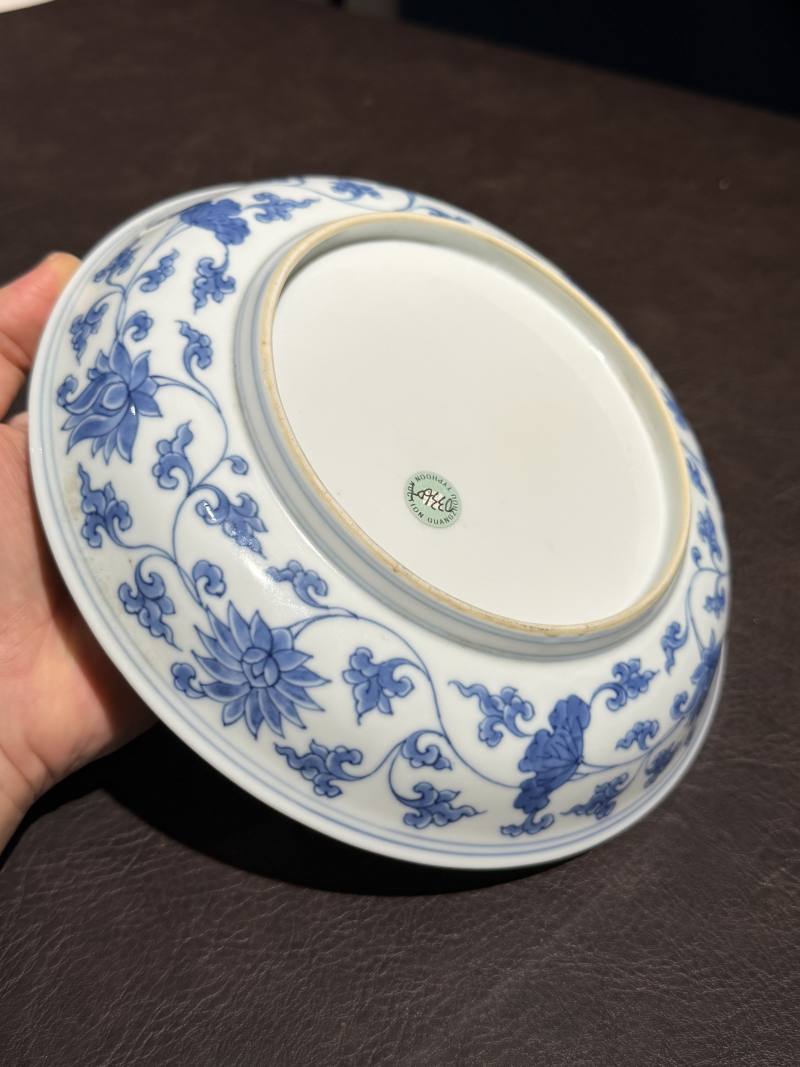 清康熙 仿成窑青花树石栏杆花卉纹盘 - 图8