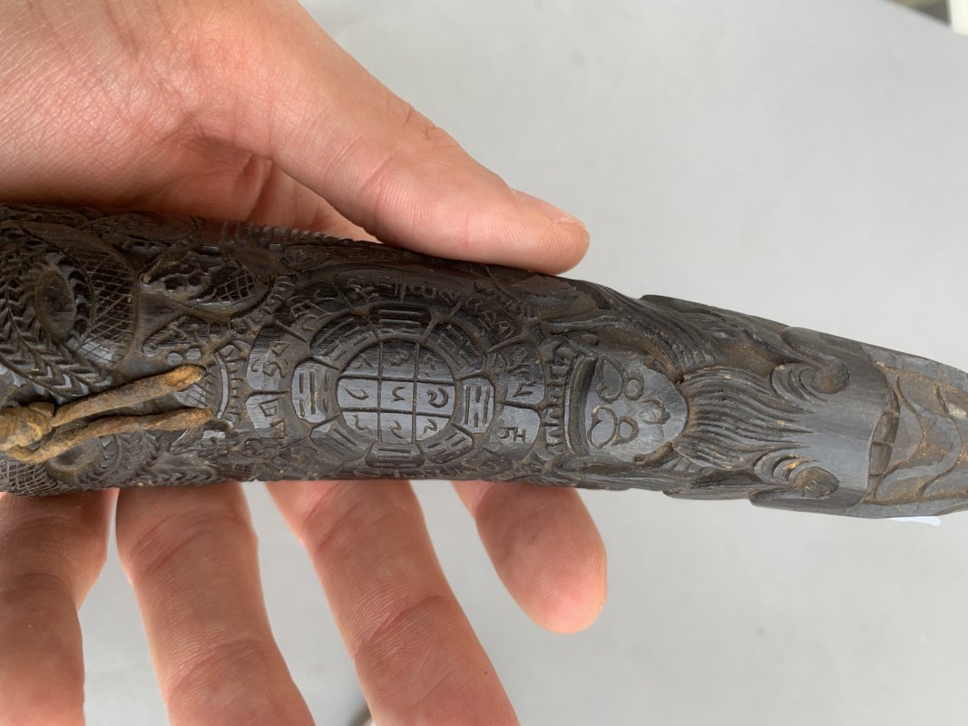 A FINE CARVED HORN MAGICAL POWDER CONTAINER - 图12