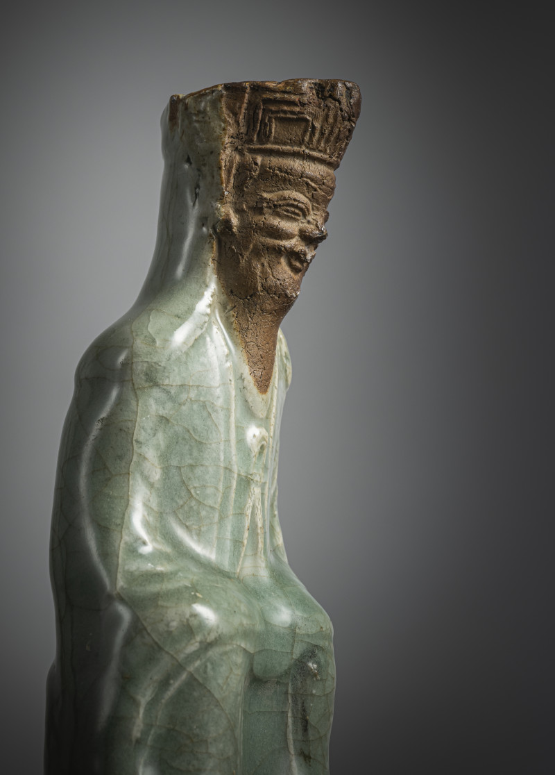 Longquan figure of a dignitary with celadon glaze - 图3