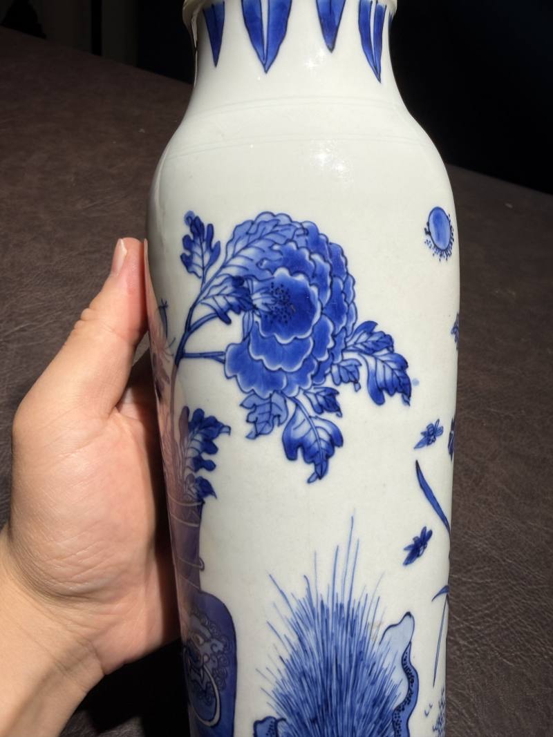 明崇祯 青花博古纹筒瓶 - 图14