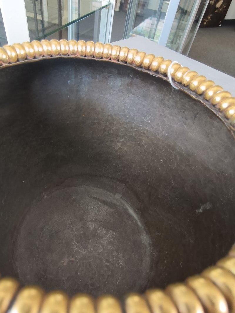 A PARCEL-GILT SILVER AND SEMI-PRECIOUS STONE INLAID METAL BOWL - 图5