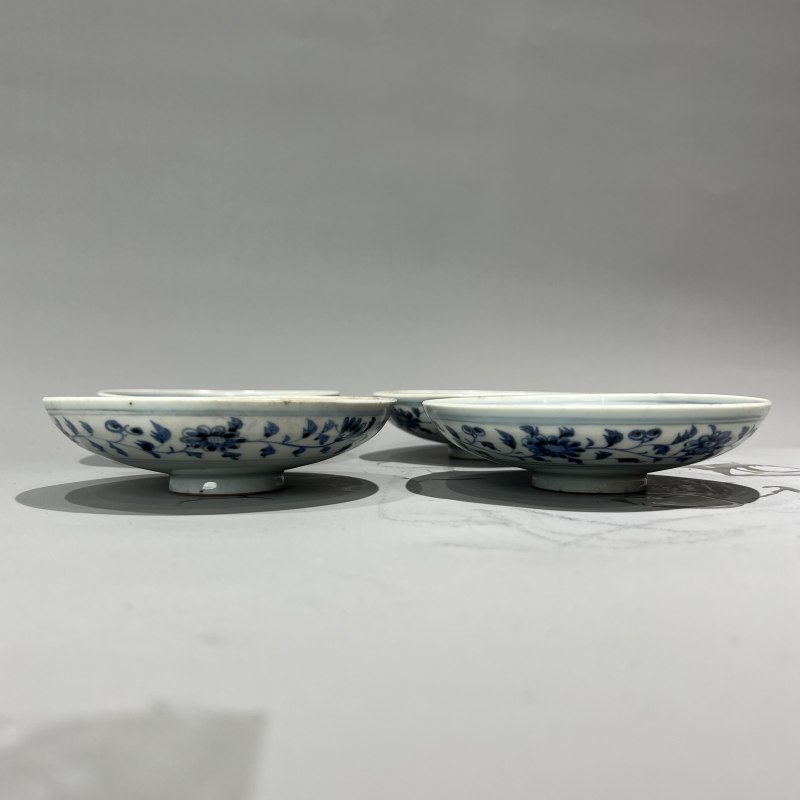元代 青花缠枝花一束莲纹盘一组四件 - 图17
