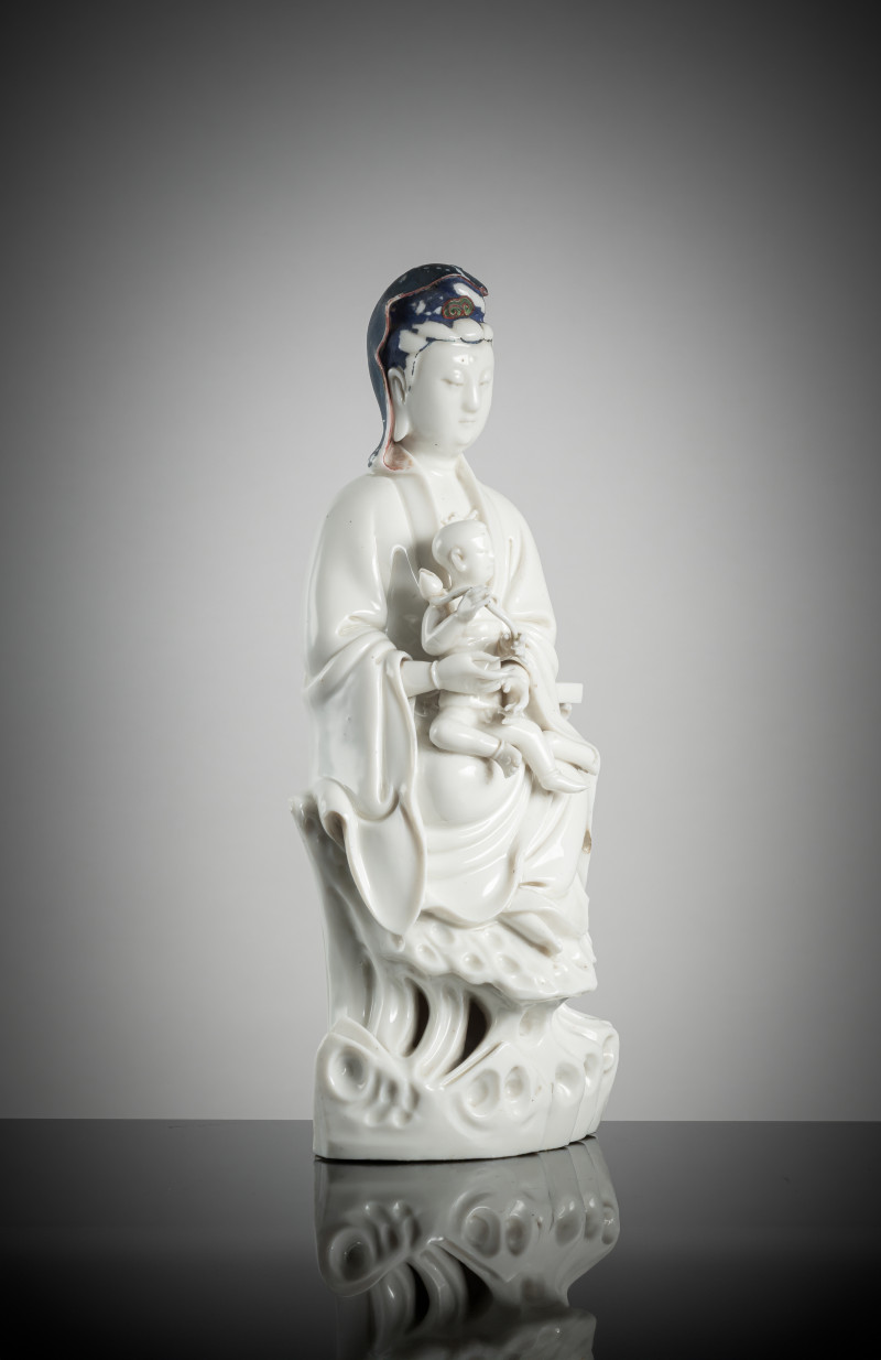 A dehua figure of a Guanyin and child - 图2