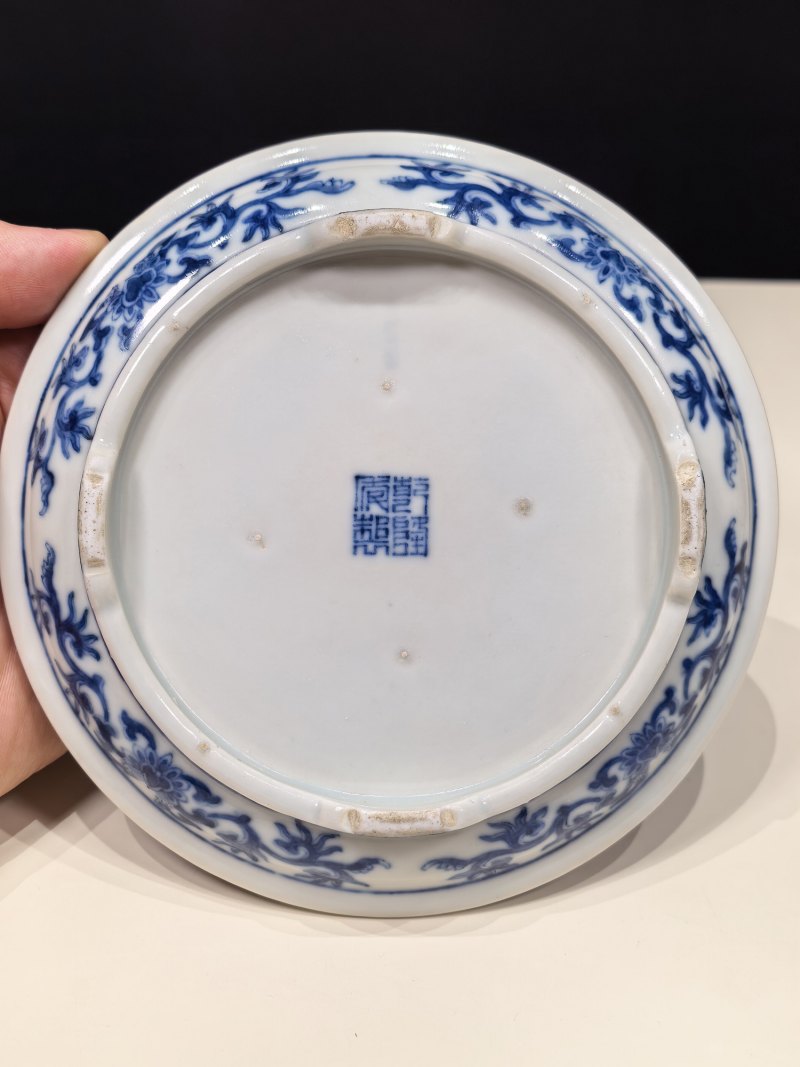清乾隆 青花云鹤纹爵杯及江山一统爵盘一套 - 图29