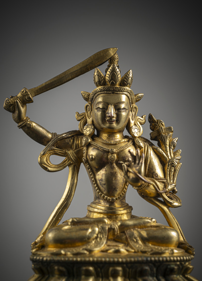 A GILT-BRONZE FIGURE OF MANJUSHRI - 图3