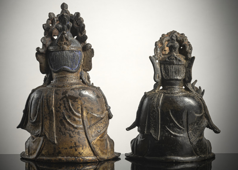 Two bronzes figures of seated Guanyin - 图2