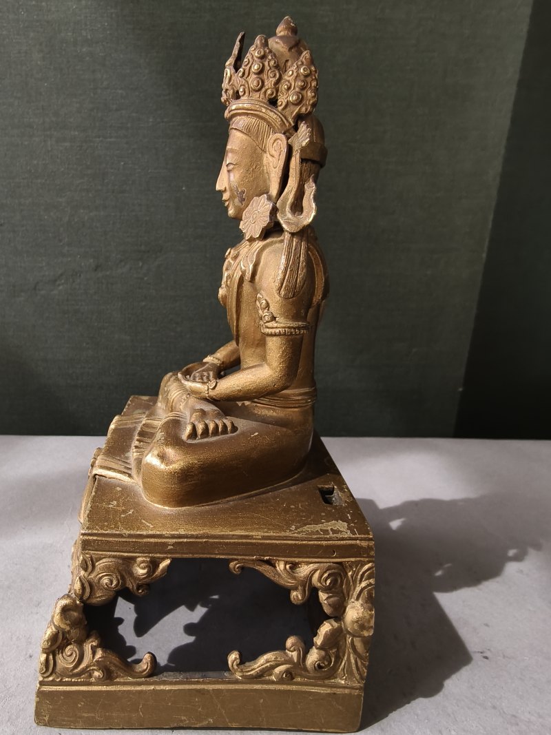 A gilt-bronze figure of Amitayus seated on a throne - 图12
