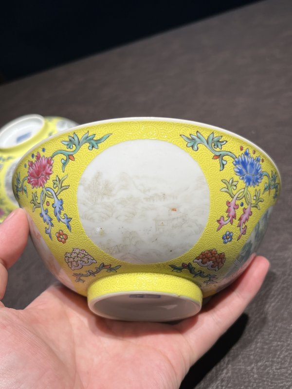 清道光 洋彩黄地轧道开光山水瓷碗一对 - 图13